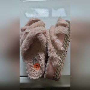 Pink diamond fur slides